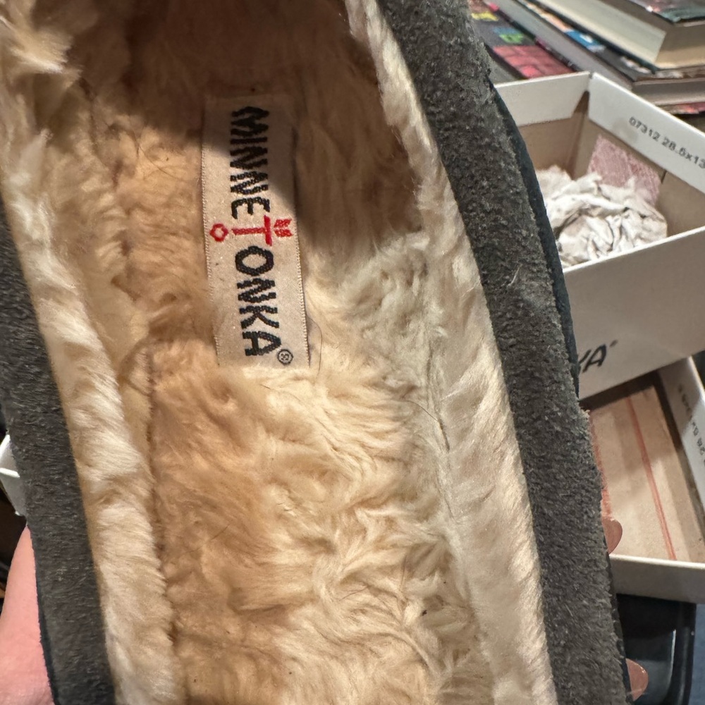 Minnetonka Women's Cally Slipper - Gray - Picture 8 of 12